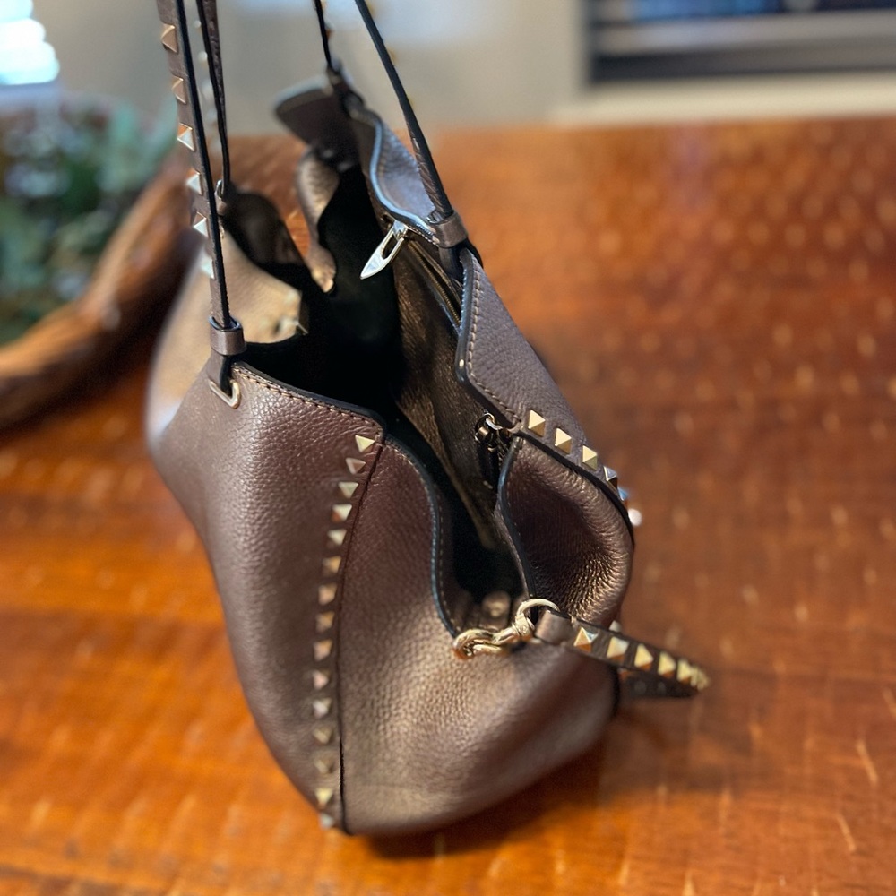 Valentino Garavani Metallic Tote with Gold Studs - Picture 5 of 16
